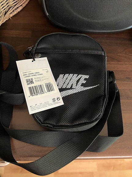 Nike pikkulaukku