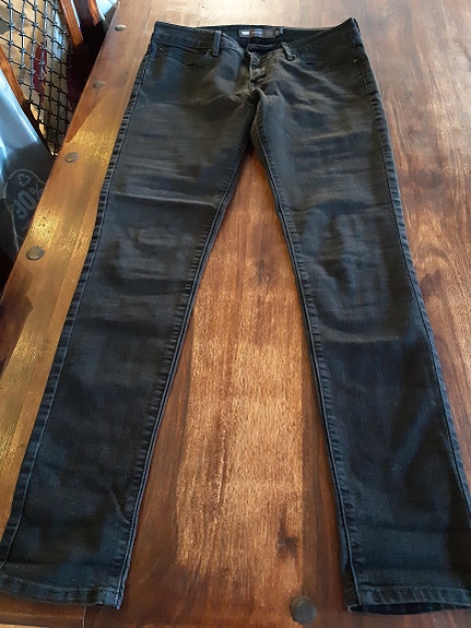 Pitkähköt Levis Demi Curve Skinny -farkut 30/34