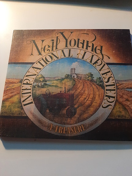 Neil Young/ International Harvesters