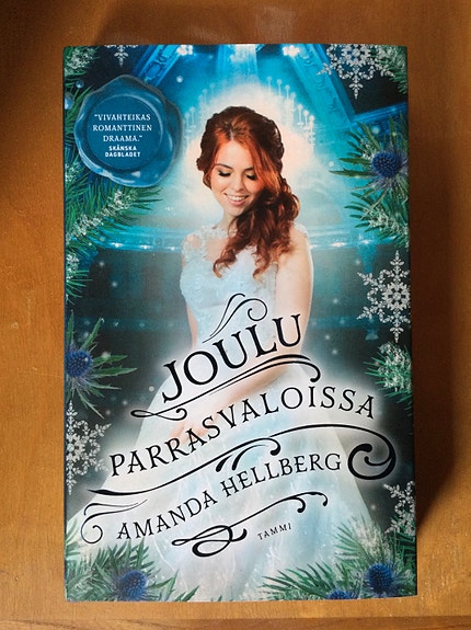 Amanda Hellberg: Joulu parrasvaloissa