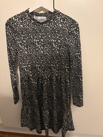 Pitkähihainen mekko