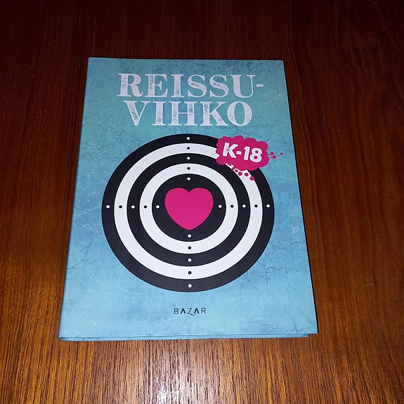Reissuvihko K-18 - Tarja Virolainen – täytettävä kirja