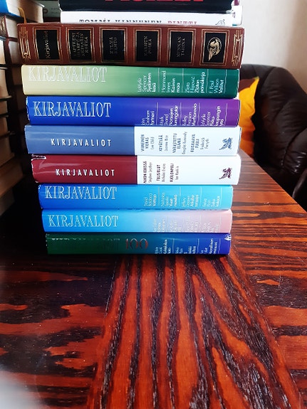 Valitut palat kirjavaliot