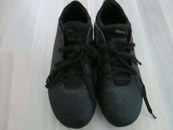 Puma lasten jalkapallokengät, koko 34