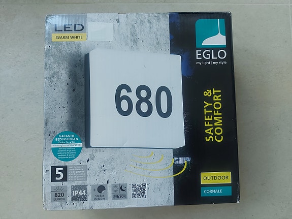 Eglo Cornale LED-numerovalaisin hämäräkytkimellä