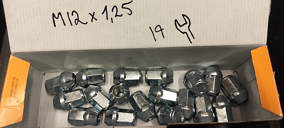 Pyörän mutterit M12 x 1.25