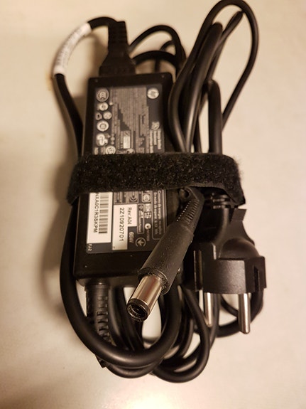HP Smart AC Adapter-big pin