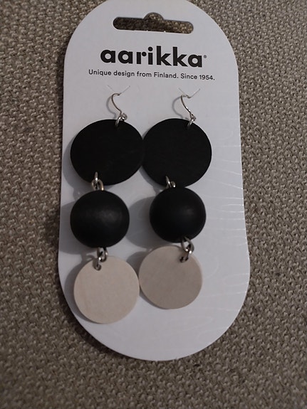 Aarikka korvakorut
