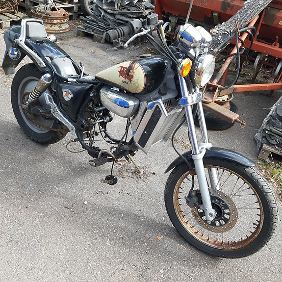 APRILIA 125 RED ROSE runko papereilla