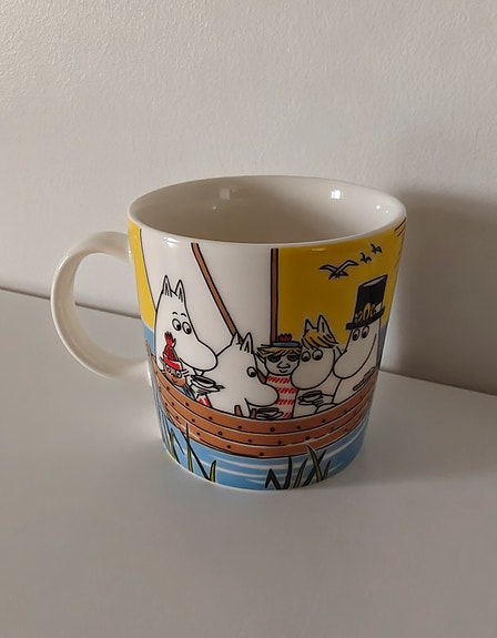 Muumimuki Purjehtien Tahmatassun ja Tuutikin kanssa