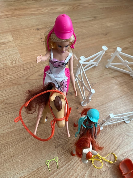 Barbie# Barbie hahmot# Barbie nukke# Barbie hevonen