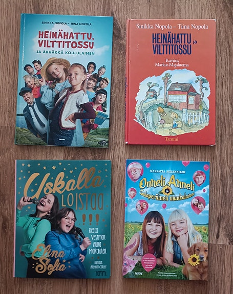 Myydään Heinähattu ja Vilttitossu kirjoja, Onneli ja Anneli kirjat