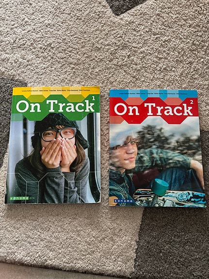 On track englannin kirjat 1 ja 2