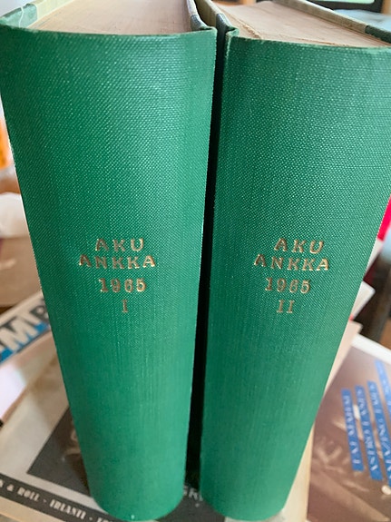 Aku Ankka 1965 vuosikerta kirjaksi sidottu
