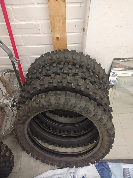 110/90-19 motocross renkaita