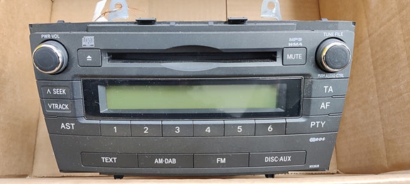 Toyota Avensis 09-15 radio / cd