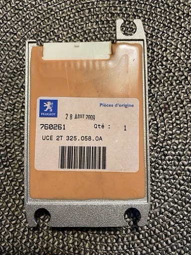 Peugeot skootterin ruiskun ohjausyksikkö 760261