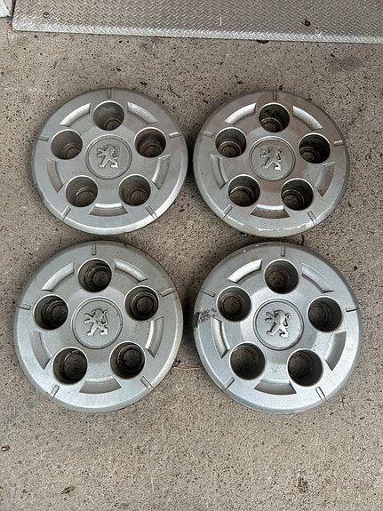 Peugeot Boxer vanteiden keskilätkät