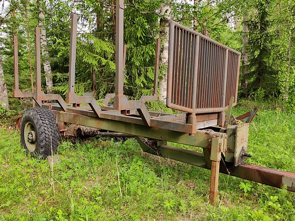 Vetävä Metsäkärry