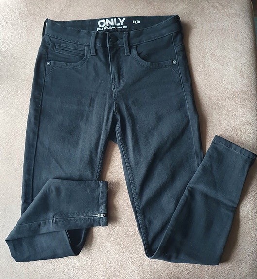 Onlyn mustat farkut S / 30