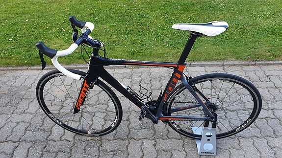 Maantiepyörä Giant