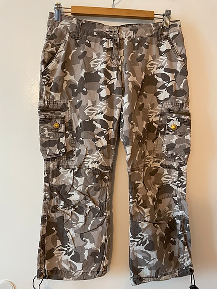 Ruskeat caprit Army kuosi koko 36