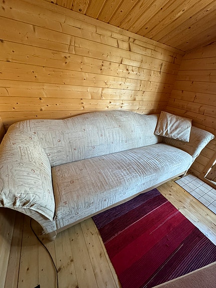 Kotimainen sohva. HUOM SIJAINTI KUSTAVI