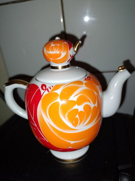 Lomonosov  uudenveroinen pieni teekannu USSR