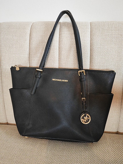 Michael Kors olkalaukku