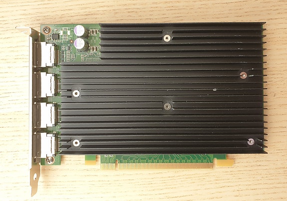 passiivijäähdytteinen Nvidia Quadro NVS450, 4 näyttöä