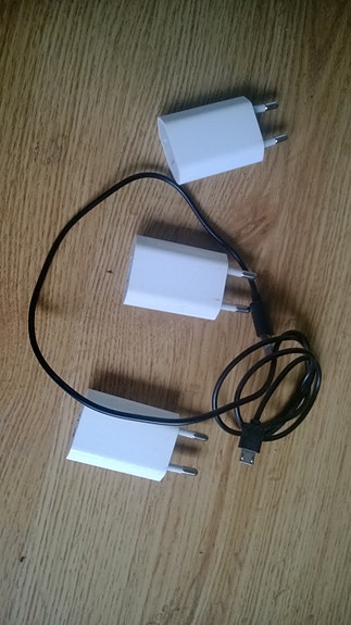 Apple puhelimen latauspää,ei USB ja johto,