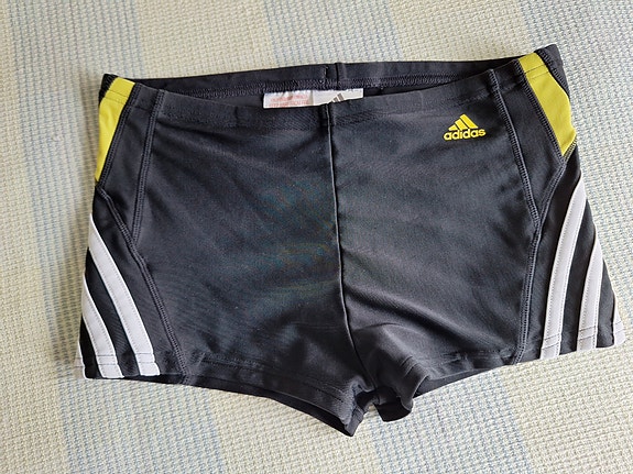 Adidas uimahousut koko 152