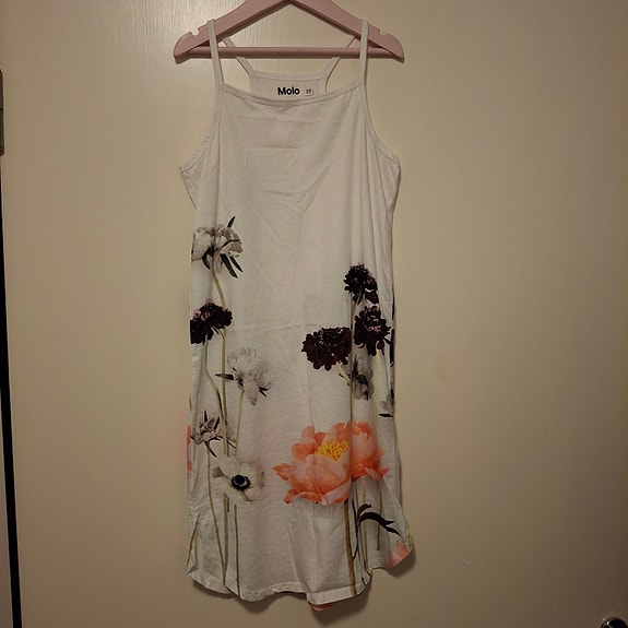 Molo 122/128 mekko
