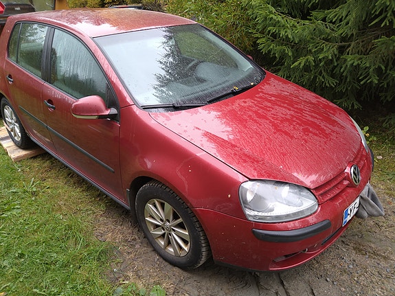 VW Golf mk5 1.6 FSI osia ei KAT