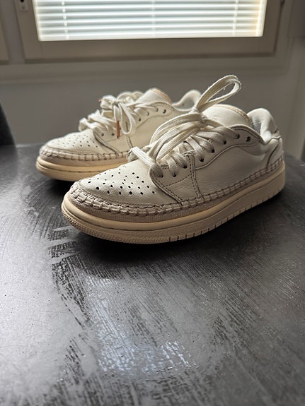 AIR JORDAN WMNS 1 RETRO LOW