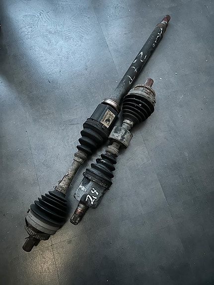 Volvo automaatin vetoakselit
