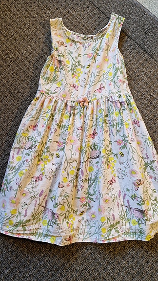 Tyttöjen kesämekko/ 122 cm