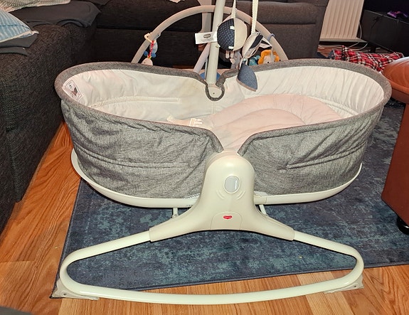 Myydään kehto / baby sitteri