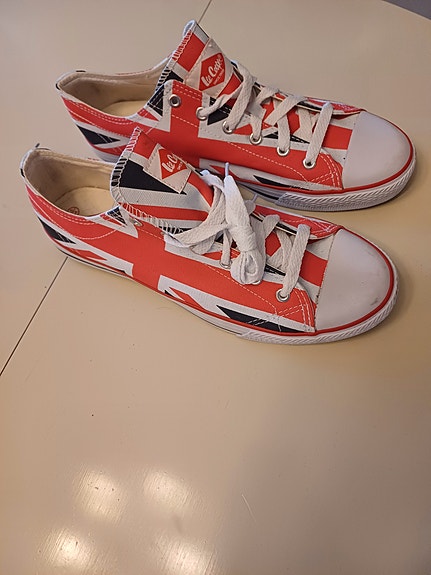 Lee Cooper tennarit