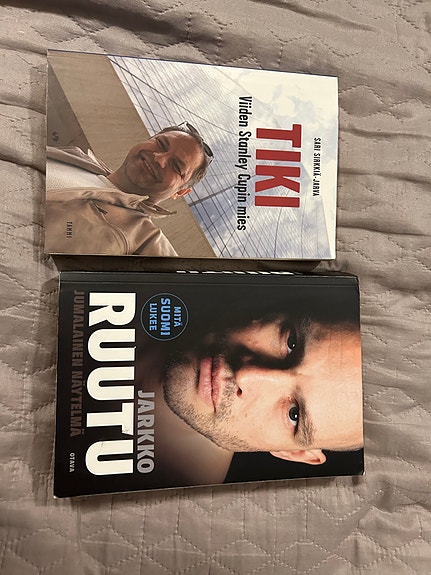 Ruutu ja Tikkanen jääkiekkokirjat