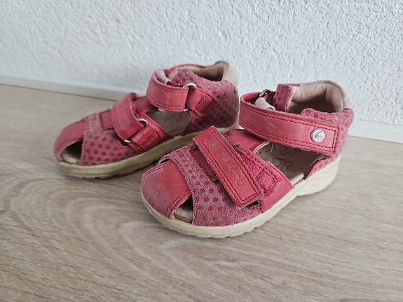 Lasten Ecco sandaalit koko 23