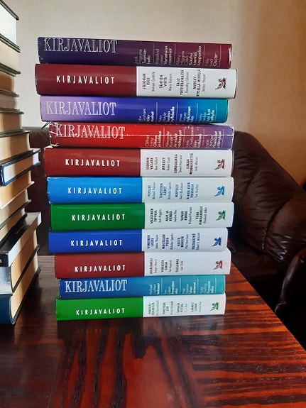 Valitut palat kirjavaliot