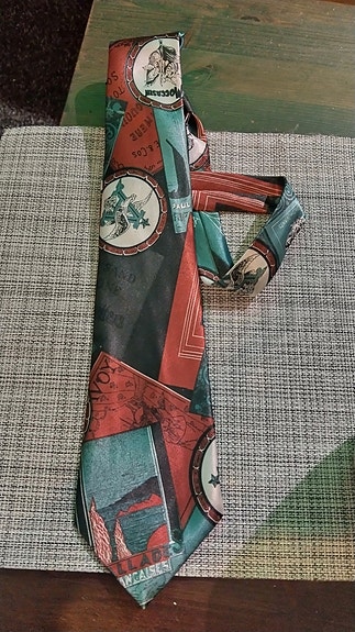 Silkki kravatti