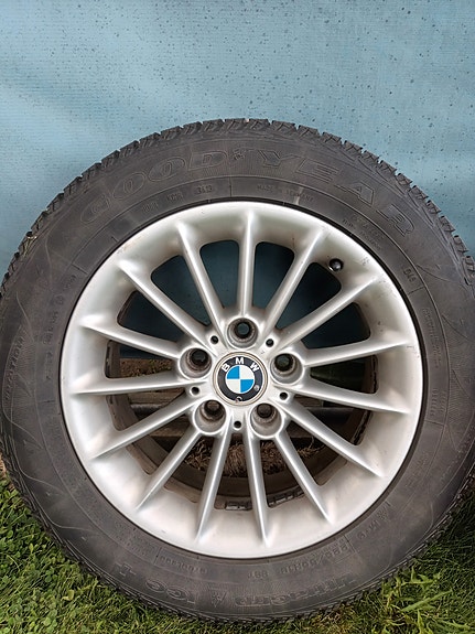 Bmw 16 tuumaiset kitkarenkaat