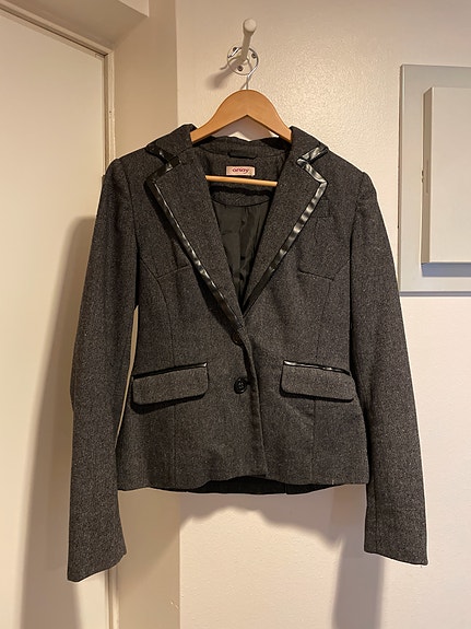 Jakku s Myydään (sivu 7) Tori