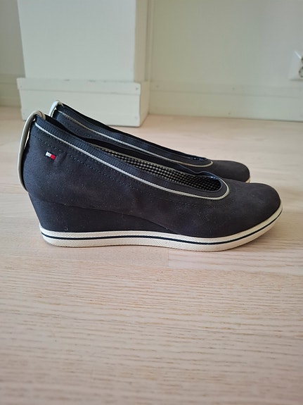 Tommy Hilfiger kiilakorkokengät koko 37