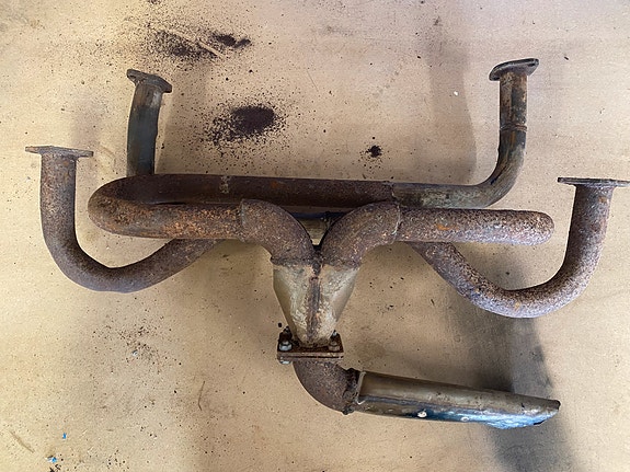 VW kupla käärmeenpesä