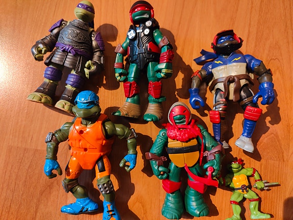 Turtles figuureja