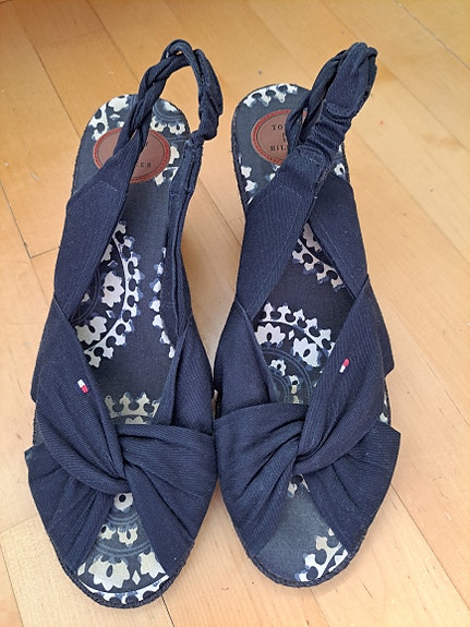 Tommy Hilfiger kiilakorkokengät 40 (39)