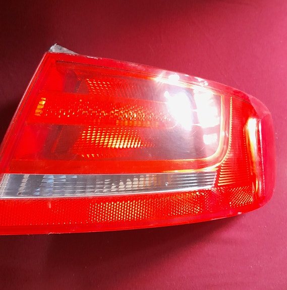 Audi 4 sedan takavalo